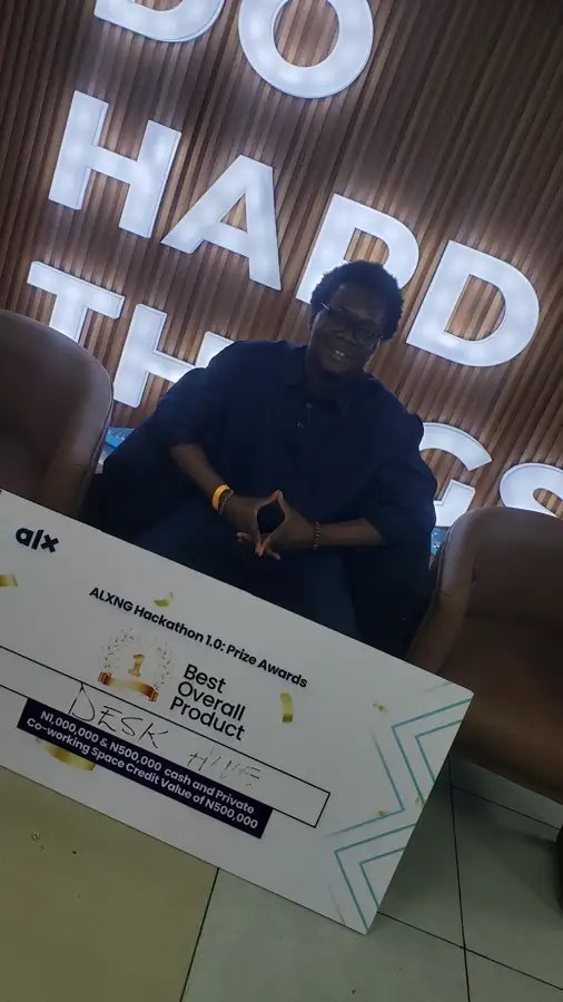 Oladele David Temidayo receiving hackathon recognition